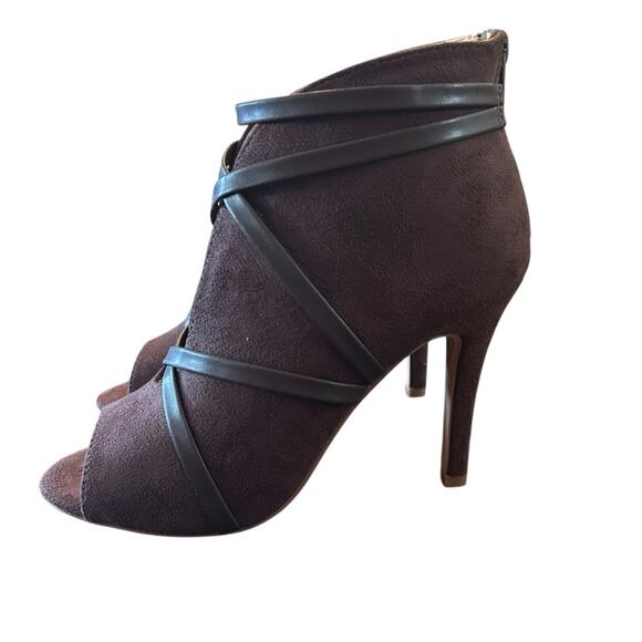 Journee Collection Samara Stiletto Heel Ankle Bootie NEW Size 6  Brown - Picture 6 of 10